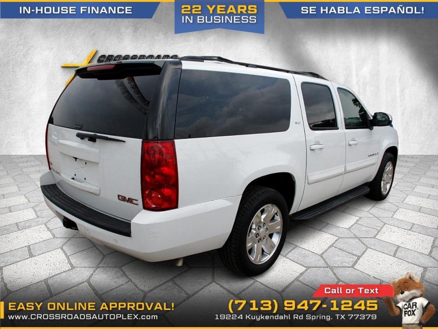 2007 WHITE /GRAY GMC YUKON XL SLE-2 1/2 Ton 2WD (1GKFC16057J) with an 5.3L V8 OHV 16V FFV engine, 4-SPEED AUTOMATIC transmission, located at 19224 Kuykendahl Rd, Spring, TX, 77379, (713) 947-1245, 30.049259, -95.491402 - Photo#5