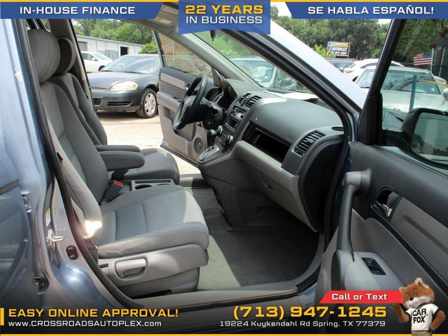 2011 SILVER /BLUE HONDA CR-V LX 2WD 5-Speed AT (3CZRE3H3XBG) with an 2.4L L4 DOHC 16V engine, 5-SPEED AUTOMATIC transmission, located at 19224 Kuykendahl Rd, Spring, TX, 77379, (713) 947-1245, 30.049259, -95.491402 - Photo#12