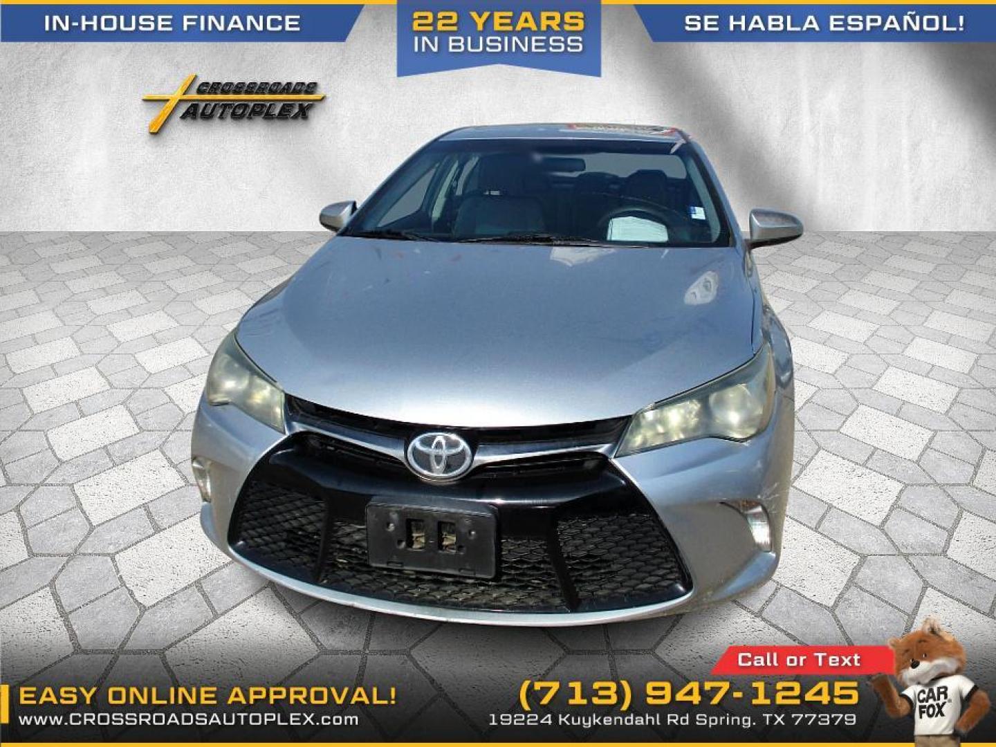 2015 SILVER /GRAY TOYOTA CAMRY SE (4T1BF1FK9FU) with an 2.5L L4 DOHC 16V engine, 6-SPEED AUTOMATIC transmission, located at 19224 Kuykendahl Rd, Spring, TX, 77379, (713) 947-1245, 30.049259, -95.491402 - Photo#2