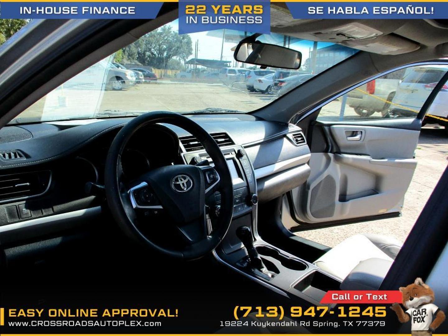 2015 SILVER /GRAY TOYOTA CAMRY SE (4T1BF1FK9FU) with an 2.5L L4 DOHC 16V engine, 6-SPEED AUTOMATIC transmission, located at 19224 Kuykendahl Rd, Spring, TX, 77379, (713) 947-1245, 30.049259, -95.491402 - Photo#9