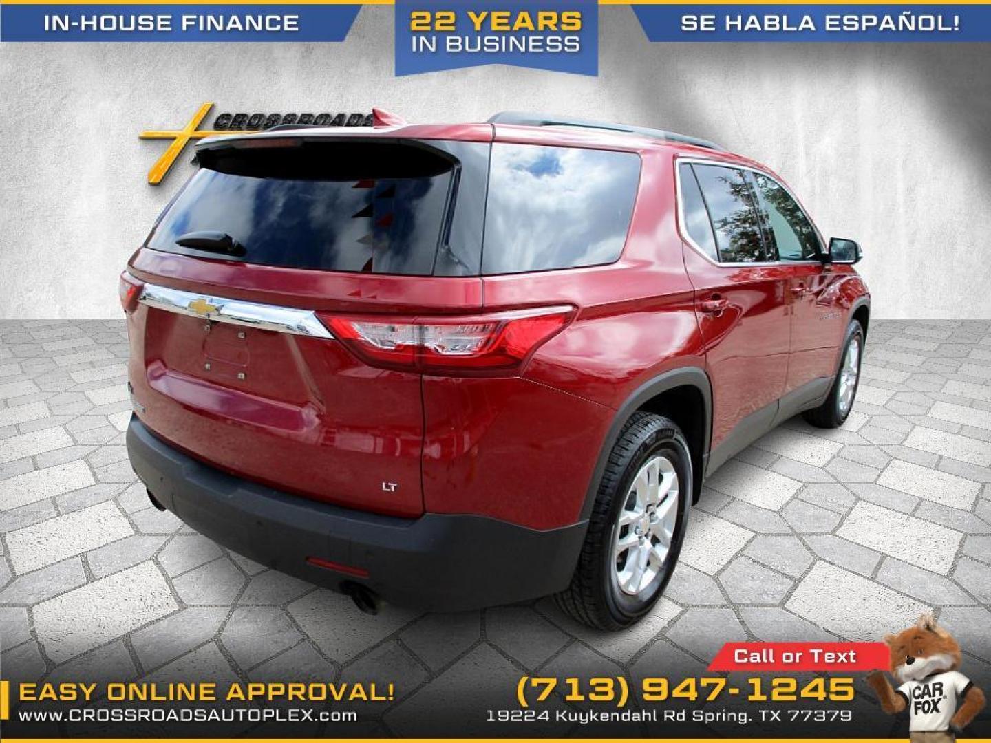 2020 RED /SILVER CHEVROLET TRAVERSE LT Leather FWD (1GNERHKW2LJ) with an 3.6L V6 DOHC 24V engine, 9-SPEED AUTOMATIC transmission, located at 19224 Kuykendahl Rd, Spring, TX, 77379, (713) 947-1245, 30.049259, -95.491402 - Photo#3